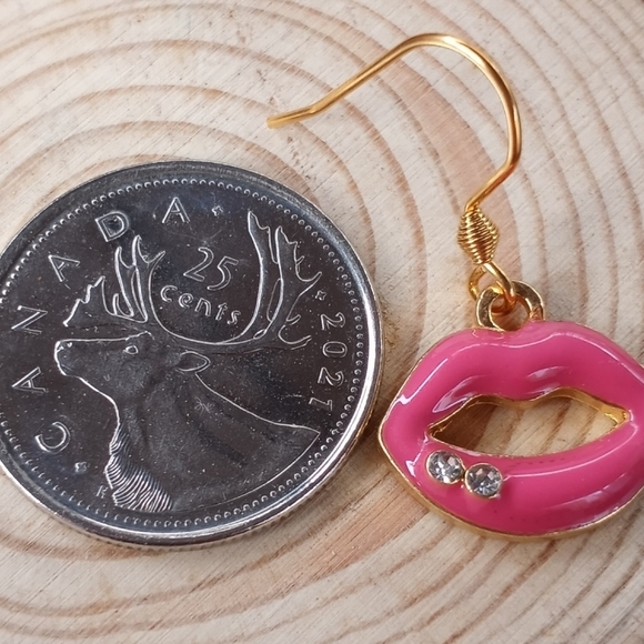 Pink Glam Lips Dangle Hook Earrings with Jewels - Picture 3 of 3